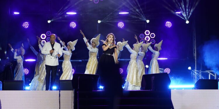 “Мейкин Азия” III эл аралык Ысык-Көл фестивалынын ачылыш аземи болуп өттү