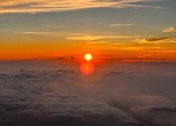 «Күн кантип чыгат?». Бийик чокудан Күндүн чыгышын тартып алышкан