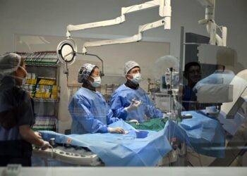 Кыргызстанда биринчи жолу бөйрөк алмаштыруу операциясы ийгиликтүү жасалды