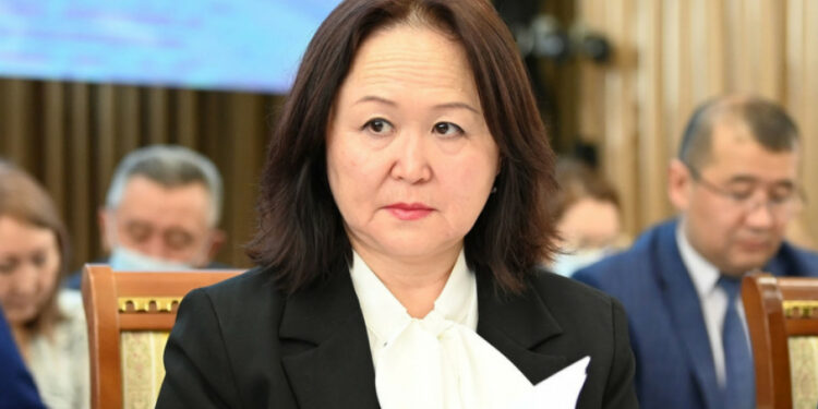 Мурдагы экология министри Динара Кутманова 9-октябрга чейин камакта болот