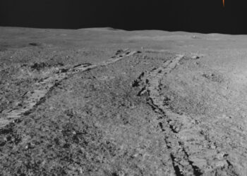 Индиянын космостук кемеси Айдан тартылган алгачкы сүрөттөр менен бөлүштү