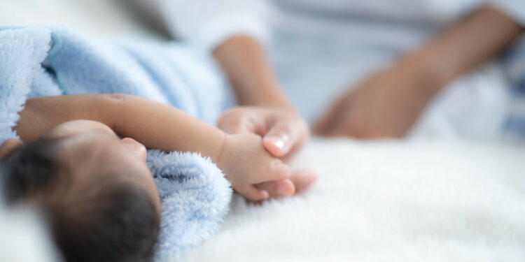 «Балалуу болуу кыялым болчу». Казакстанда 51 жаштагы аял эгиз төрөдү