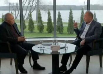 Элдик курултай Кадыр Кошалиевдин Бакиевден маек алганы регламентке каршы келбей турганын билдирди