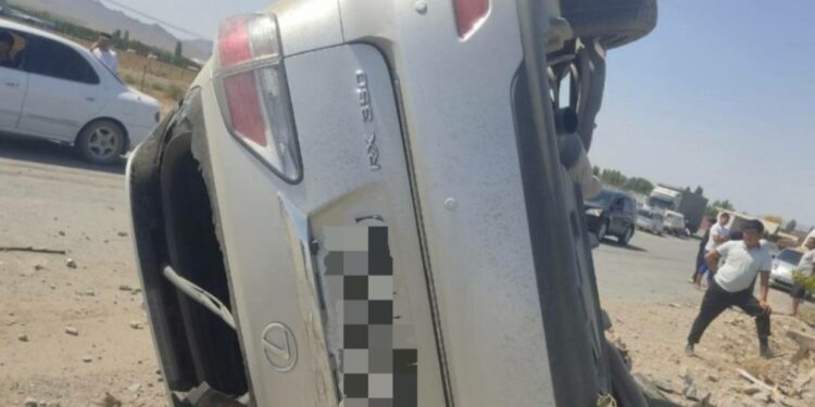 Баткенде жол кырсыкта 3 адам жабыркады. Аскер кызматкеринин абалы оор