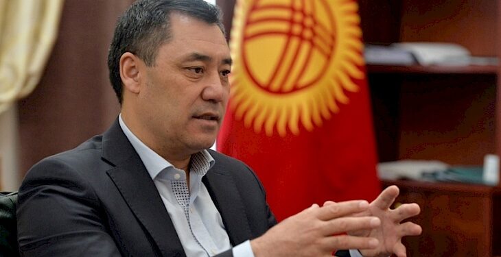 «Байларды, инвесторлорду чакырам». Садыр Жапаров Ысык-Көлдө 15 пансионат ижарага берилерин айтты