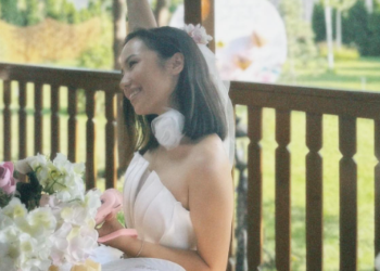 Ырчы Толгонай Арзыкеева курбулары менен «девичник» өткөрдү