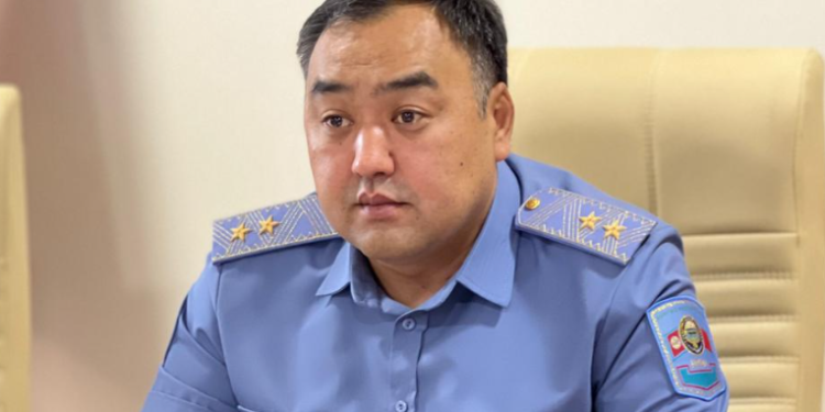 «Бул акыркы чечим эмес». ИИМ башчысы баңгизат иши боюнча кармалган милиция кызматкерлери боюнча үн катты