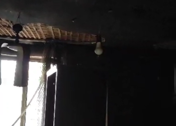 «Жашаганга жер жок калдык». Токмокто 6 балалуу ата-эненин үйү өрттөнүп кетти