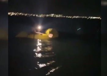 «Мени куткарып калганыңарга ыраазычылык». Ысык-Көлдө кайыгын толкун тартып кеткен эс алуучу чыгарылды