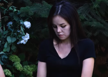 «Күзгүнү караган сайын ыйлайм» дейт пластикалык операциянын курмандыгы болгон кыз