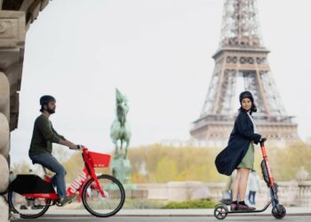 Париж Европадагы электр самокаттардын колдонулушуна тыюу салган биринчи шаар болот