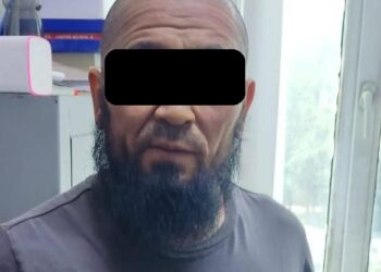 ТикТокто аялдын ич кийимин кийип чыккан блогер баңгизат менен кармалды