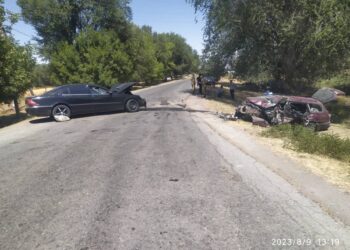 «3 жүргүнчү ооруканада». Чүйдө 2 унаа сүзүшүп, айдоочу көз жумду