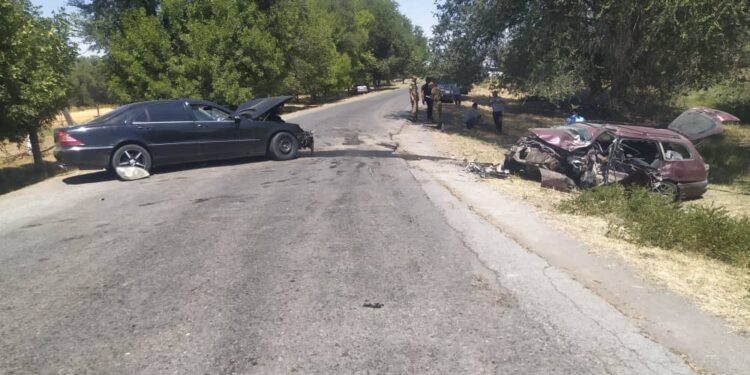 «3 жүргүнчү ооруканада». Чүйдө 2 унаа сүзүшүп, айдоочу көз жумду