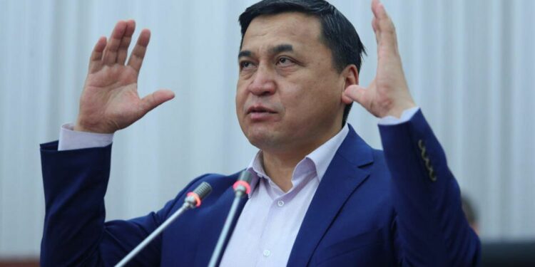 Каныбек Иманалиев билим берүү министри кызматынан бошотулду