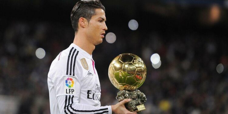 Криштиану Роналду 19 жылдан бери биринчи жолу «Алтын топ» сыйлыгына көрсөтүлгөн жок
