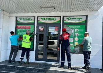  Бишкекте көрнөк-жарнактар иреттелүүдө. Кандай эрежелерди сактоо керек?