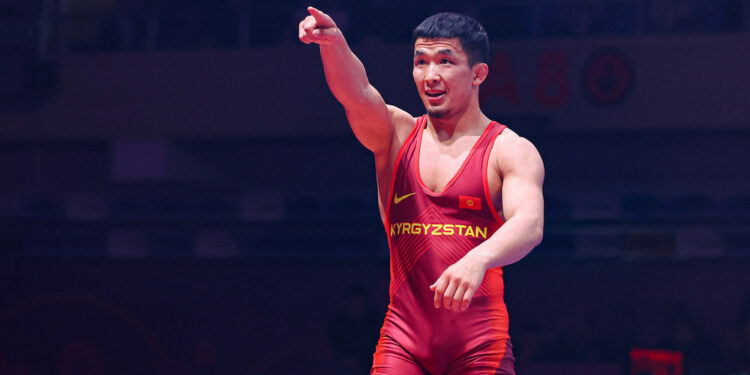 Жоламан Шаршенбеков атаандашын 44 секундда жеңип, чейрек финалга чыкты