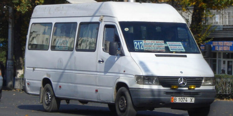 Бишкекте автобуска алмаштырылган №100, 105, 152, 195 жана 212 маршруттук таксилер кайрадан каттай баштады