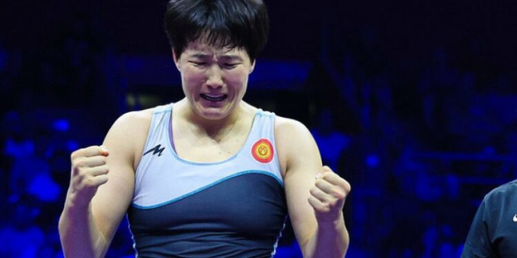 «Мен чемпион болгум келген». Айпери Медет кызы бутунан жаракат алганын билдирди