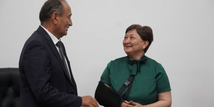 Унутуп калышкан беле? Бейшеналиев министрликтин жамаатына тааныштырылды