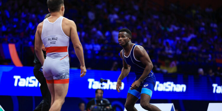 Дүйнө чемпиондугу: Эркин күрөш боюнча курама Олимпиадага жолдомо ала алган жок