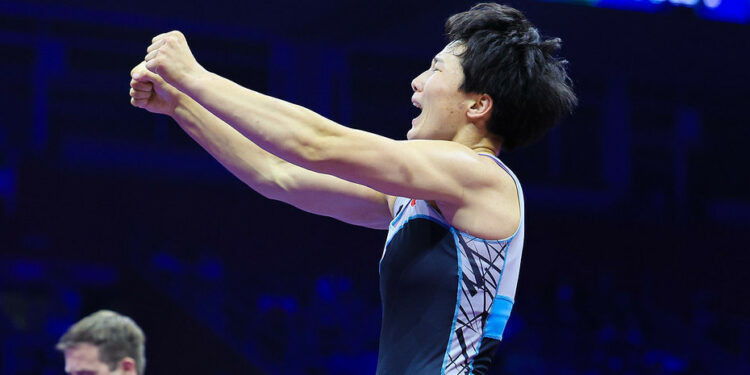 Айпери Медет кызы Дүйнө чемпиондугунда күмүш медаль жеңди