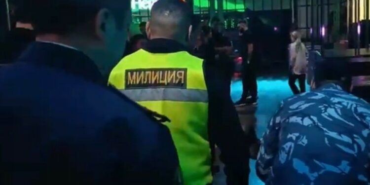 Бишкекте түнкү эс алуу жайларын текшерүүдө баңгизаттар табылды (видео)