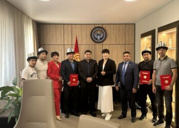 Депутат Ташиев Дүйнө чемпионатында байгелүү орундарды алган спортчулар менен жолугушту