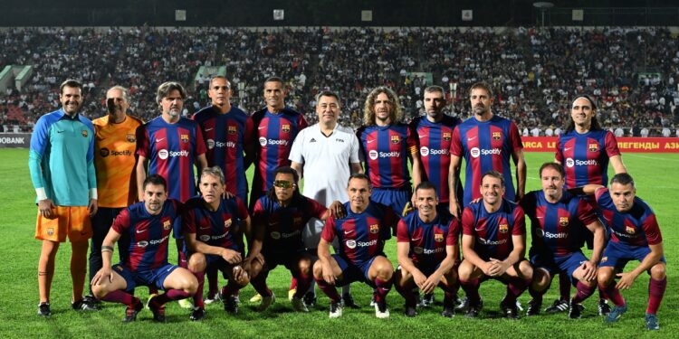 «Мени Пуйолго кайтартып коюшуптур». Садыр Жапаров футбол талаасынан эрте чыгып кеткенин түшүндүрдү