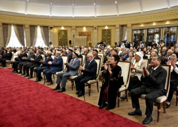 Мамлекеттик сыйлык тапшыруу аземи болуп өттү (видео)