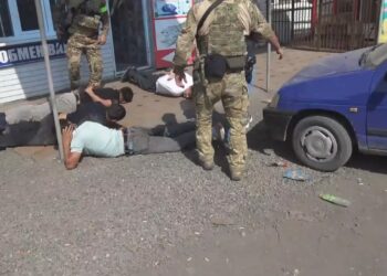 5 эсе арзан баада өлкөдөн чыгарылган көмүр. Коррупцияга шектелип 5 киши кармалды