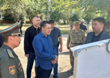 Садыр Жапаров Кой-Таш аскер бөлүгүнө күтүүсүз барды. Ал буга чейин февралда пландан тышкары текшерип кеткен