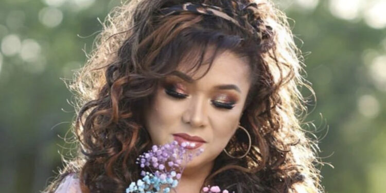 Динара Акулова туулган күнүн белгиледи (видео)