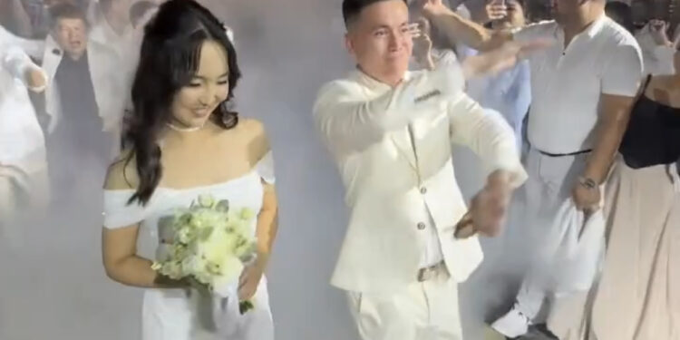 Шоумен, актёр Залкар Касымовдун үйлөнүү тою өттү