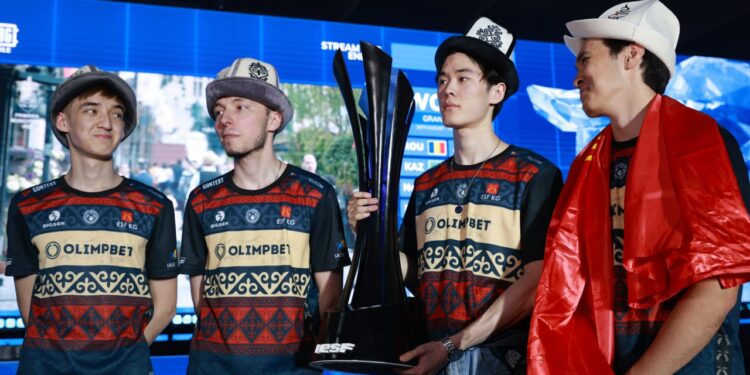 Кыргызстандык киберспортчулар Румынияда 40 миң доллар жеңип алышты