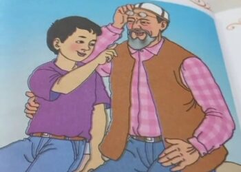 «Үчүнчү кол кимдики?». Интернетте китептин түзүүчүлөрүн издеген жаран көпчүлүктү күлдүрдү