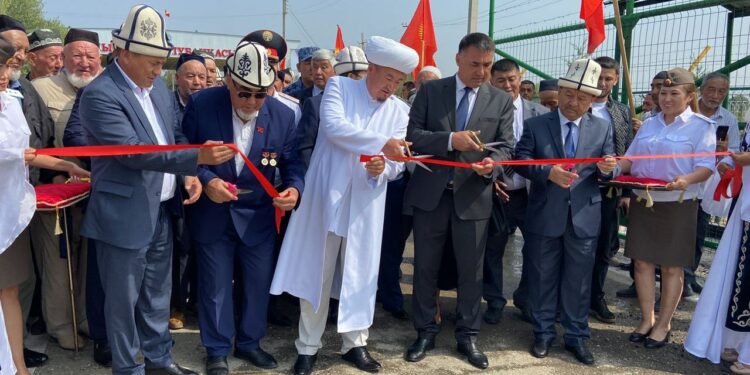 Кыргыз-өзбек чек арасында 2 көзөмөл-өткөрүү жайы кайрадан иштей баштады