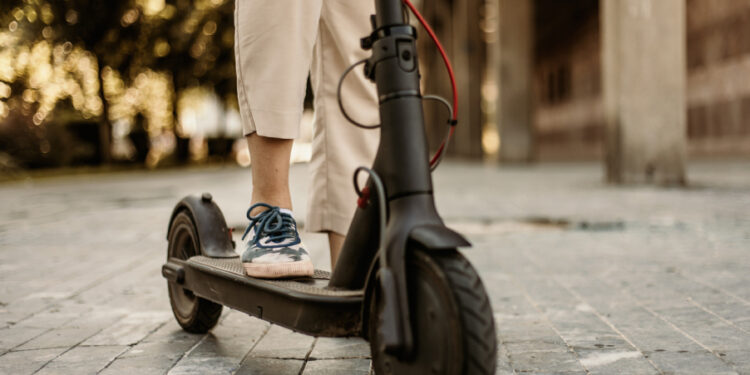 Самокаттарды айдоо боюнча эреже коомдук талкууга коюлду