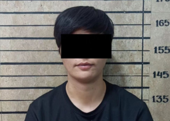 Бишкекте түндө кыз эркек кишинин телефонун тартып алып, качып кеткен