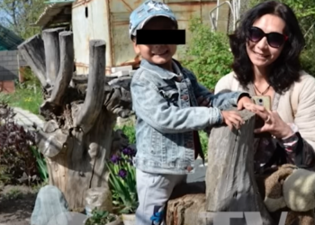 Апасы, кызы жана уулу киши колдуу болгон окуя. Соттук отурум айыпталуучунун ден соолугуна байланыштуу жылдырылды