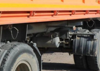 Кара-Сууда 2 жаштагы кызды унаа тепсеп, каза болду