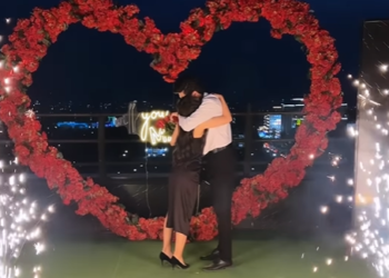 Ырчы Жан Сабыров сүйүктүүсүнүн колун сурады (видео)