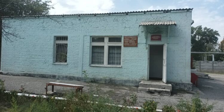 Баткендеги сотмедэксперт эбак жабылган мекемеде иштейм деп айлык алып турган