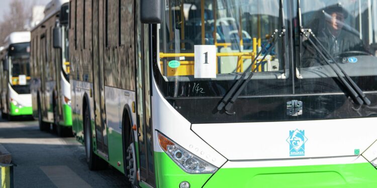 Бишкекте коомдук транспорттогу жол кире 20 сомго көтөрүлүшү мүмкүн
