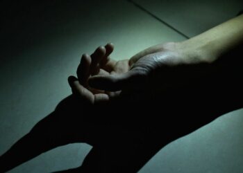 Бишкекте каза болгон 3 балалуу келин. «Ал өз өмүрүнө кол салмак эмес» дейт бир тууганы