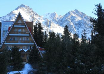 «Ала-Арча» сейил багында кар жаады