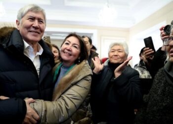 Атамбаев Кыргызстанга кайтабы? Уулу бул маалыматты төгүнгө чыгарды