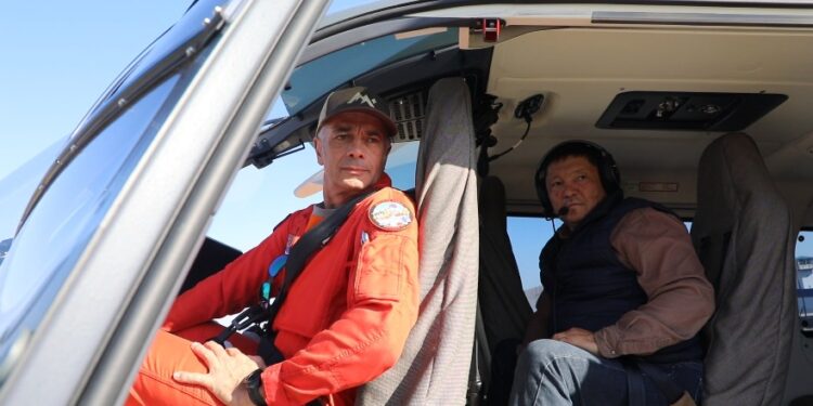 Франциянын учкучтары Кыргызстандын учкучтарына тик учакты башкарууну үйрөттү (сүрөт)