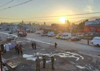 Ысык-Көлдө жанаша жайгашкан маркеттердин биринен өрт чыкты